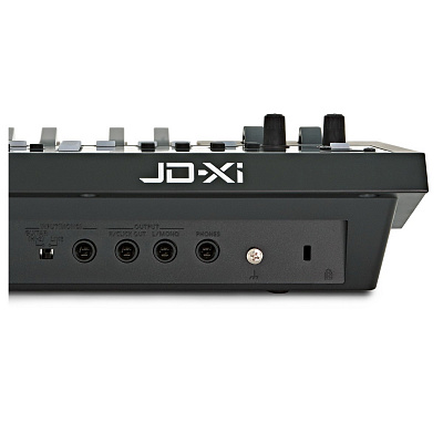 Аналоговый синтезатор Roland JD-XI